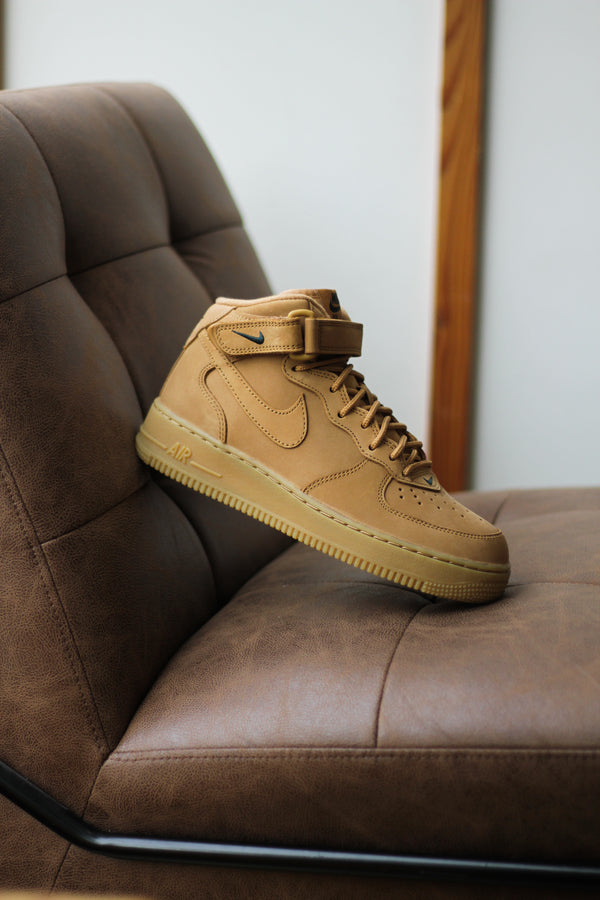 NIKE AIR FORCE 1 MID "FLAX/FLAX-OUTDOOR GREEN"