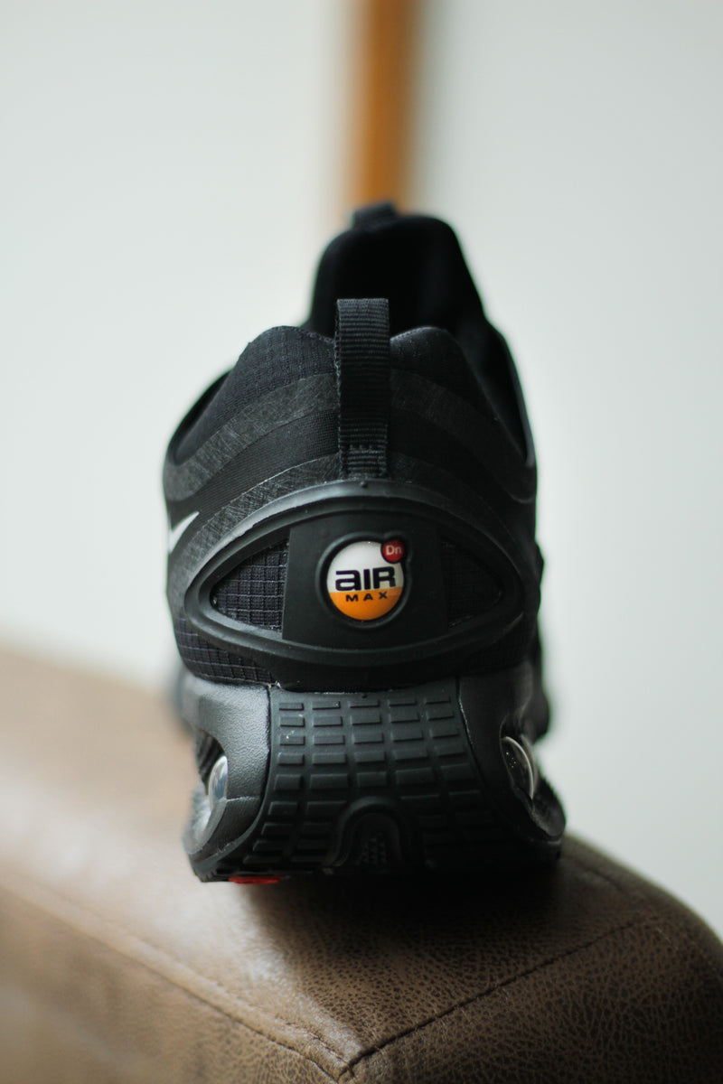 NIKE AIR MAX DN ROAM "BLACK/METALLIC SILVER-BLACK-BLACK"