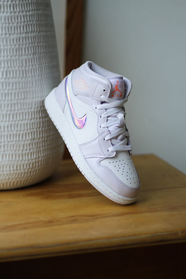 AIR JORDAN 1 MID SE (GS) "BARELY GRAPE/ATOMIC PINK-WHITE"