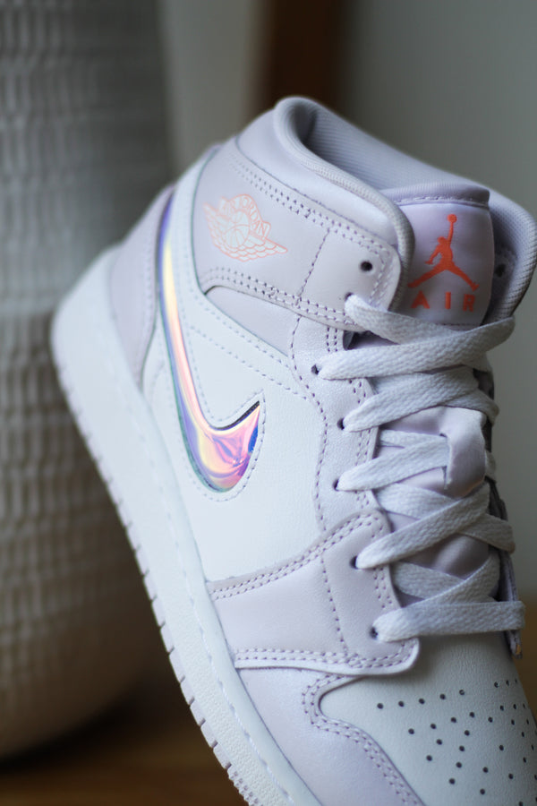 AIR JORDAN 1 MID SE (GS) "BARELY GRAPE/ATOMIC PINK-WHITE"