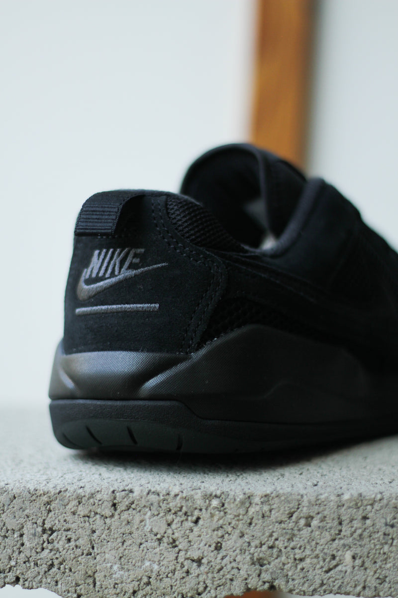 JORDAN CMFT ERA "BLACK/BLACK-GYM RED-ANTHRACITE"