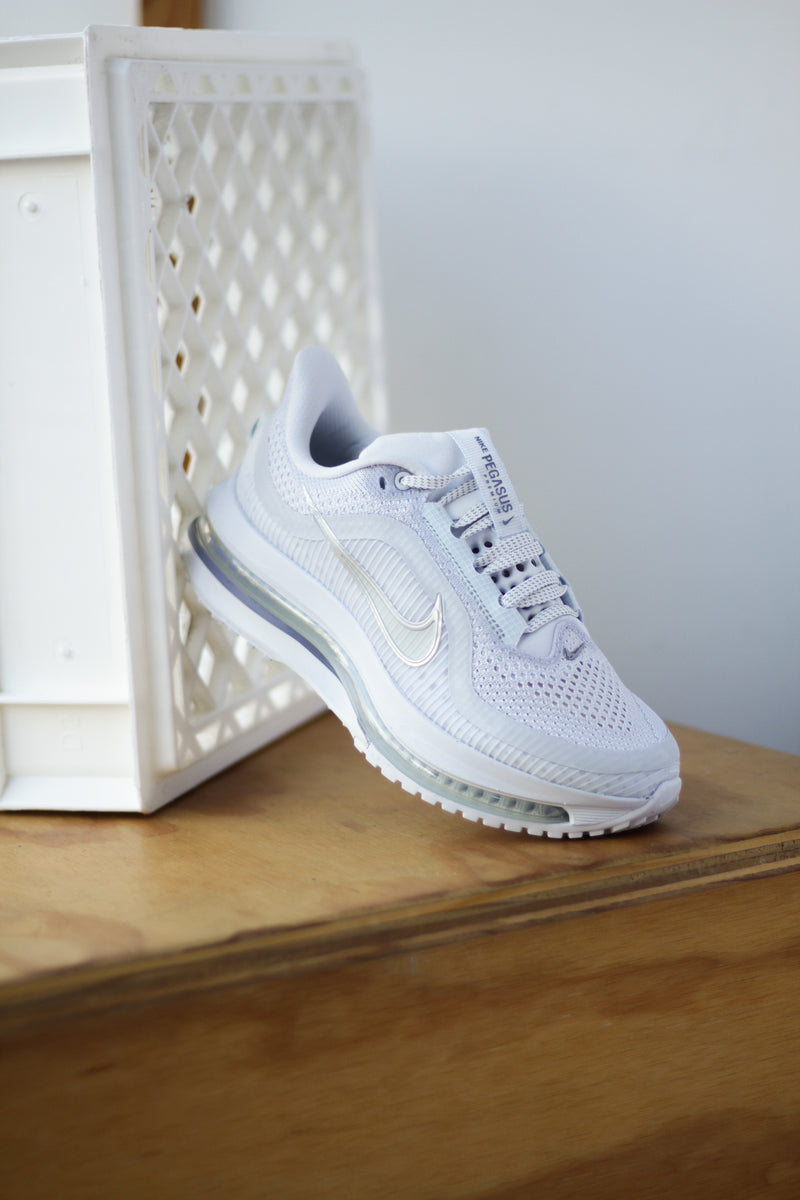 W NIKE PEGASUS PREMIUM "FOOTBALL GREY/MTLC PLATINUM-WORLD INDIGO"