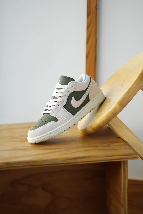 AIR JORDAN 1 LOW SE "MEDIUM OLIVE/LT OREWOOD BRN-SAIL"