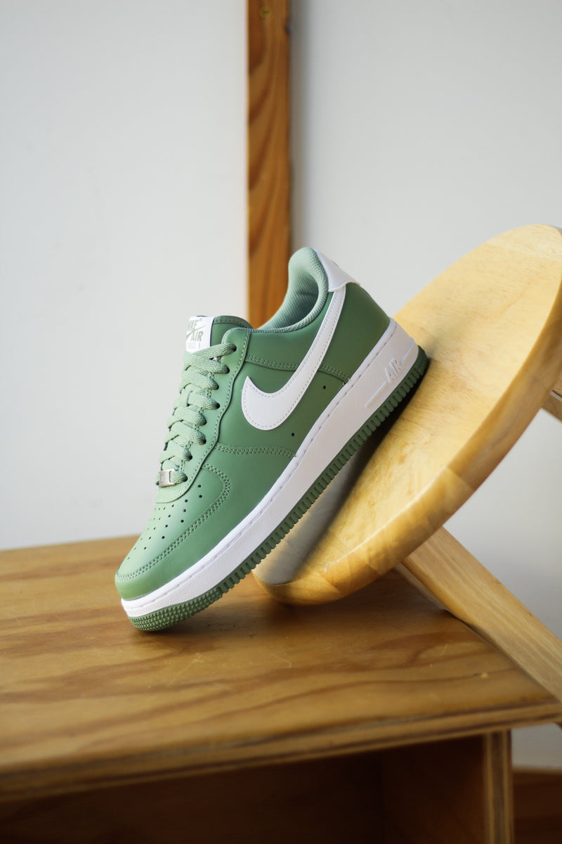 NIKE AIR FORCE 1 '07 "WOODLAND GREEN/WHITE"