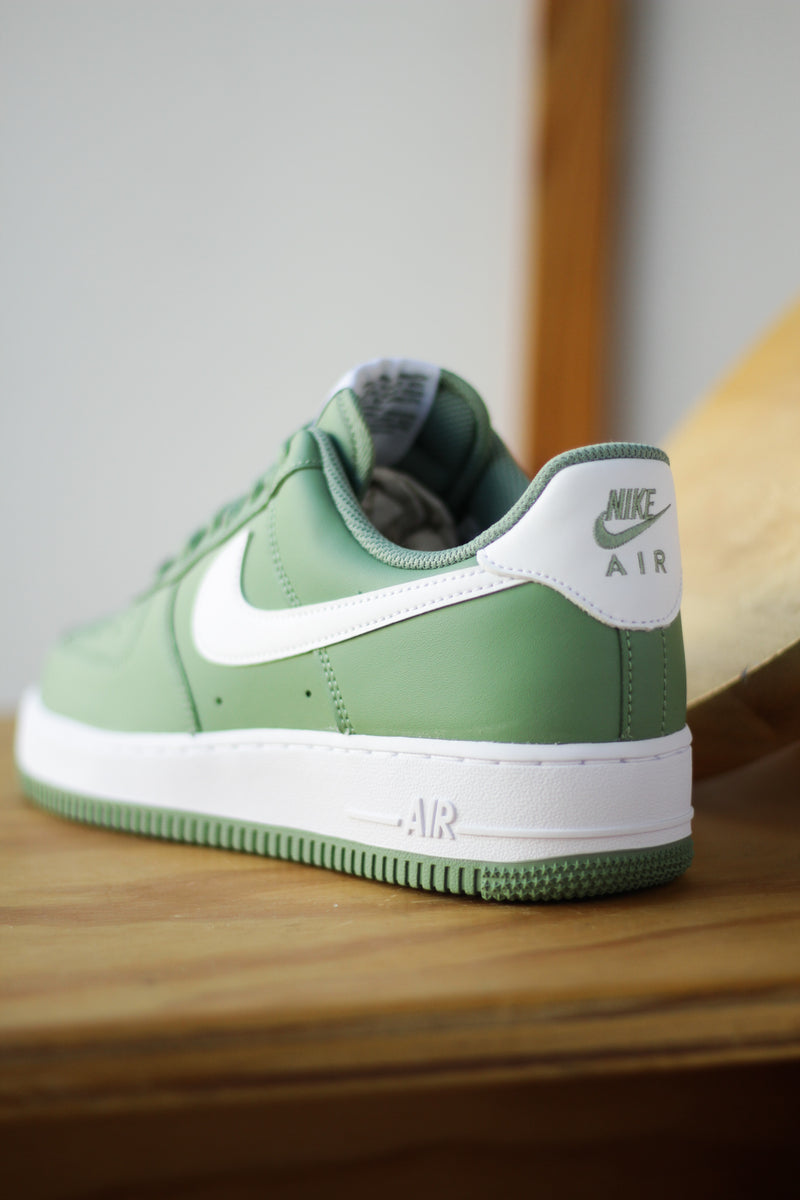 NIKE AIR FORCE 1 '07 "WOODLAND GREEN/WHITE"