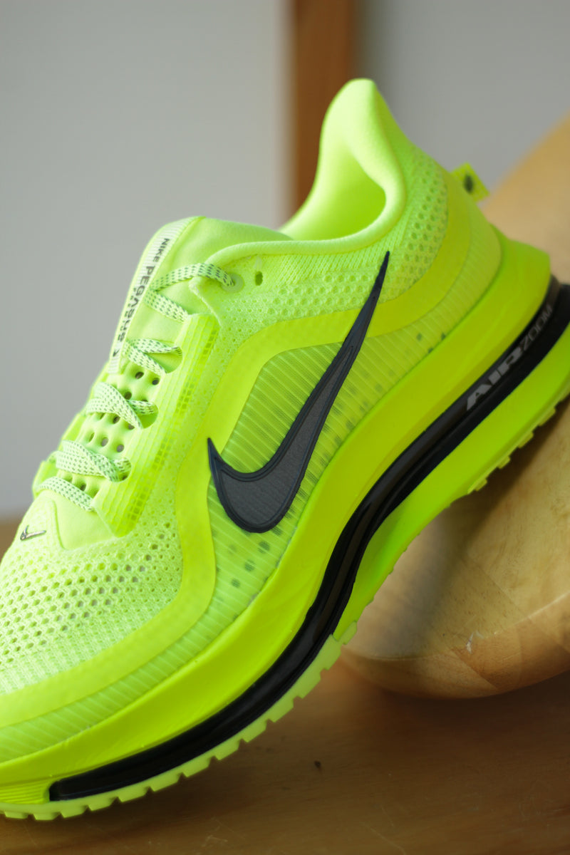 NIKE PEGASUS PREMIUM "VOLT/BLACK-VOLT-WHITE"