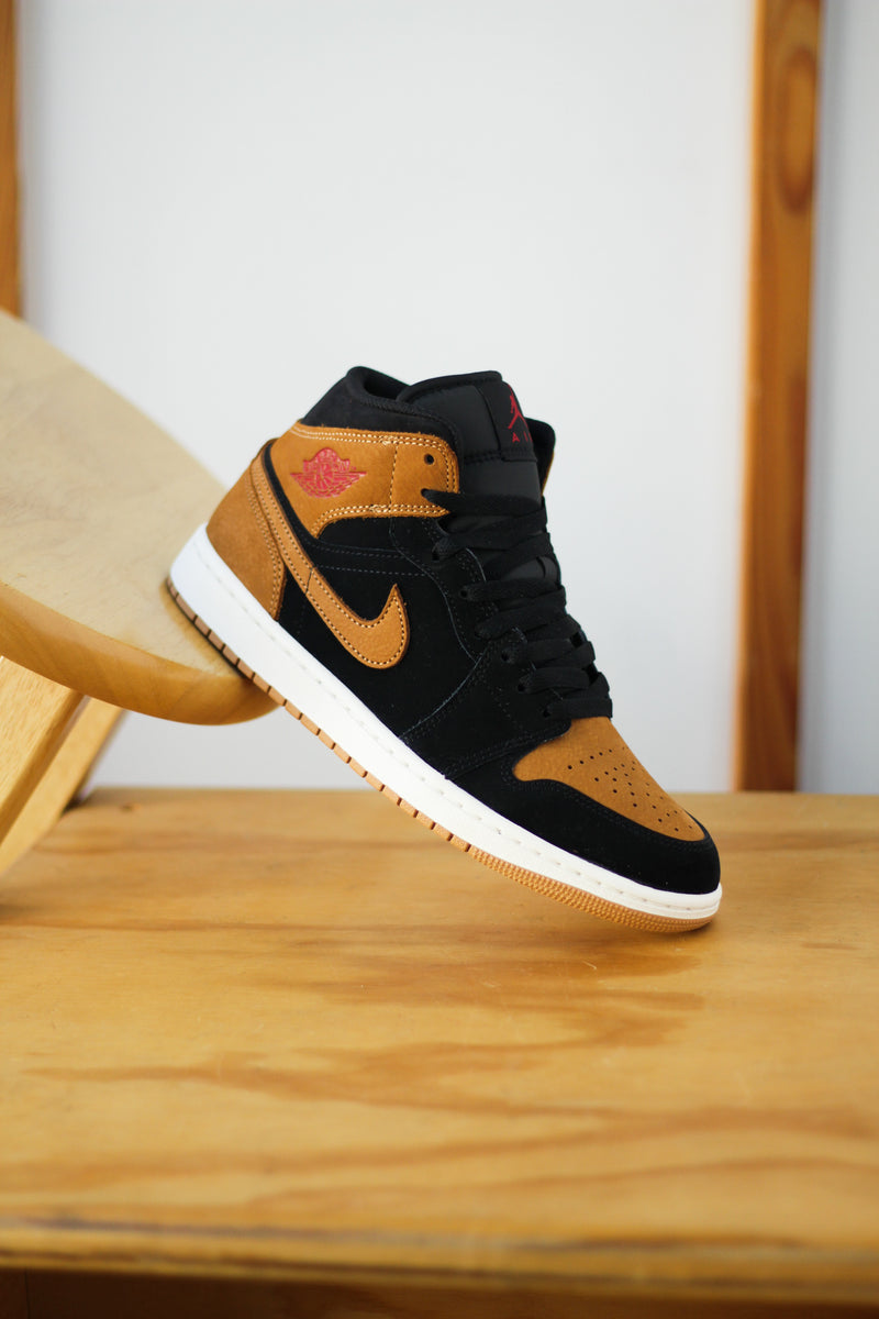 AIR JORDAN 1 MID SE "BLACK/FLAX-VARSITY RED-SAIL"