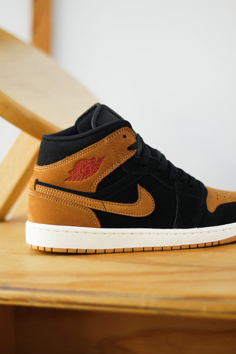 AIR JORDAN 1 MID SE "BLACK/FLAX-VARSITY RED-SAIL"