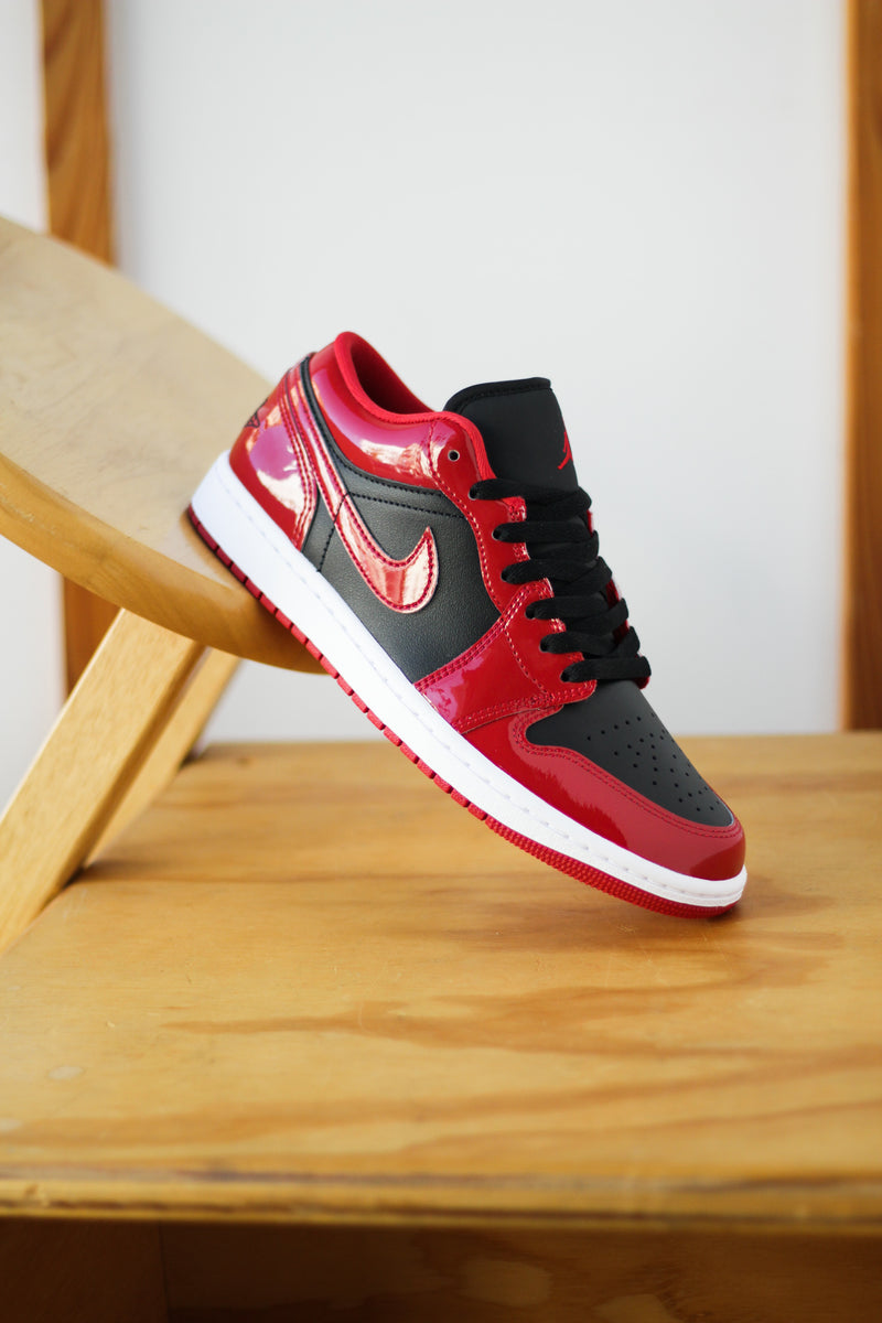 AIR JORDAN 1 LOW SE "BLACK/VARSITY RED-WHITE"