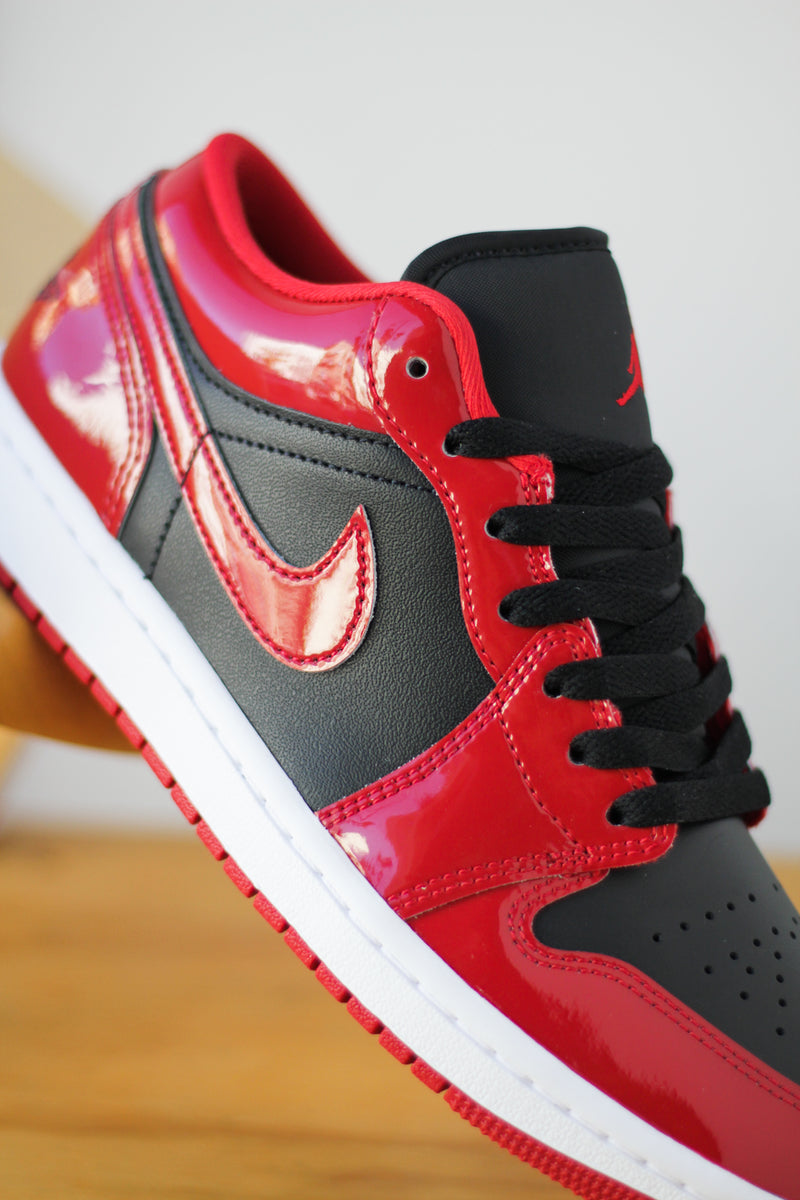 AIR JORDAN 1 LOW SE "BLACK/VARSITY RED-WHITE"