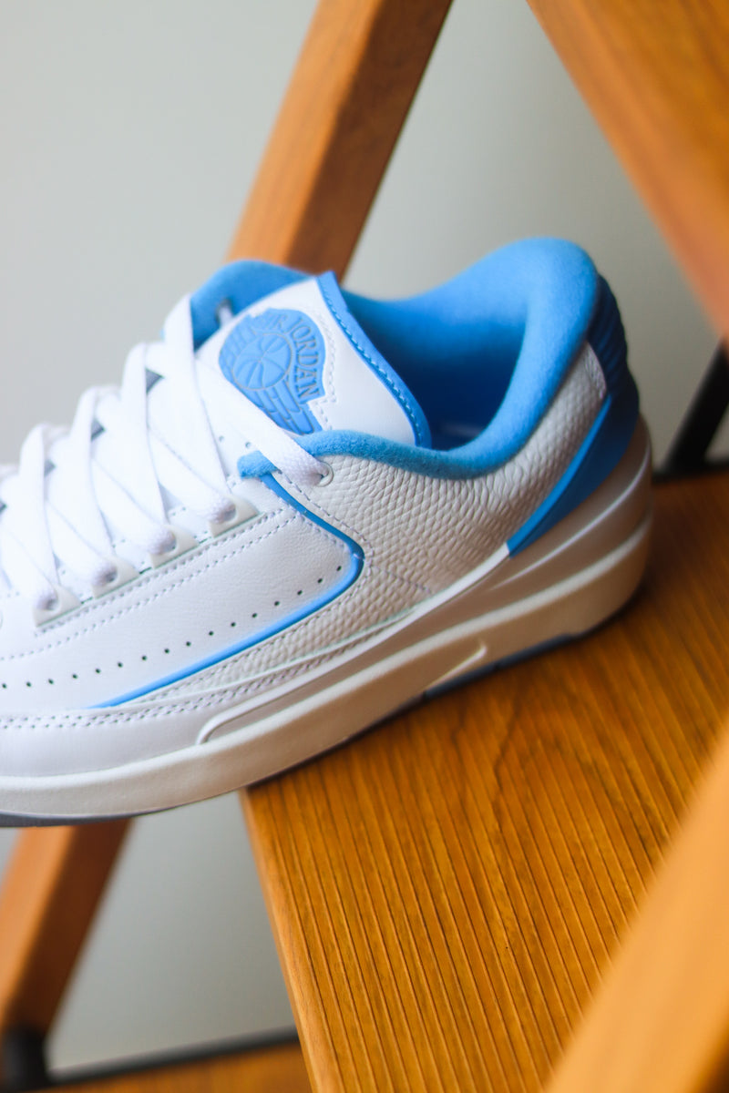 AIR JORDAN 2 RETRO LOW (GS) "UNIVERSITY BLUE"