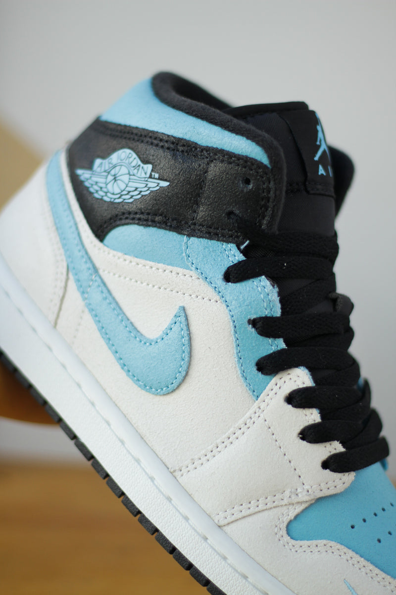 AIR JORDAN 1 MID SE "SUMMIT WHITE/BLUE CHILL-BLACK"