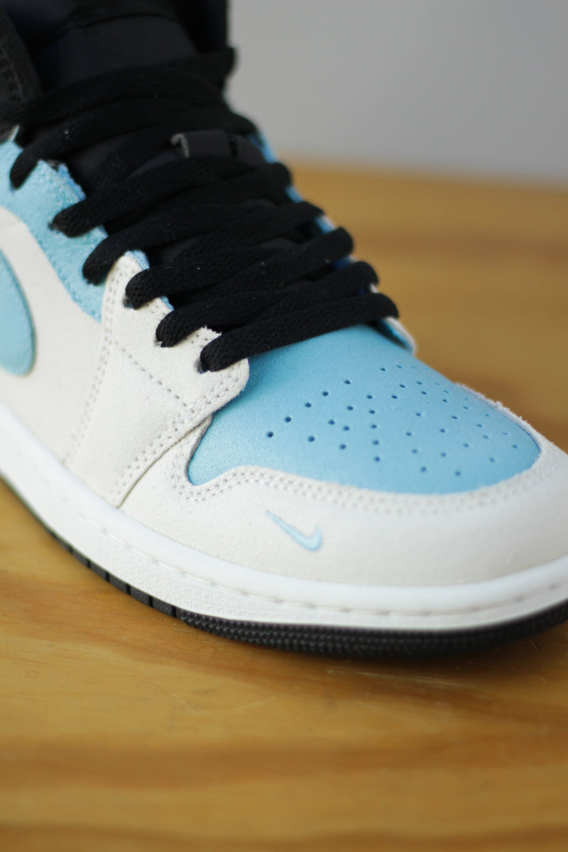 AIR JORDAN 1 MID SE "SUMMIT WHITE/BLUE CHILL-BLACK"
