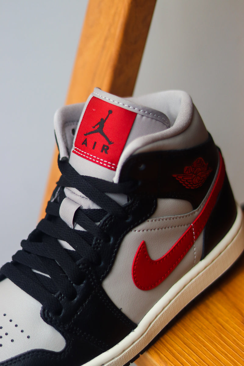 W AIR JORDAN 1 MID "COLLEGE GREY"