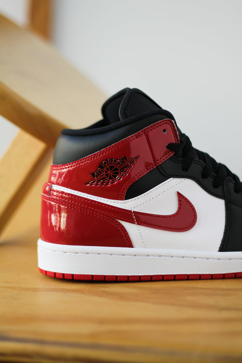 AIR JORDAN 1 MID SE "BLACK/VARSITY RED-WHITE"