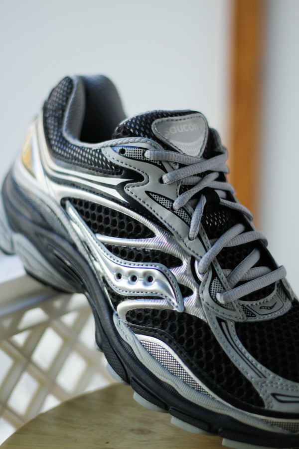 SAUCONY PROGRID OMNI 9 "SILVER/BLACK"
