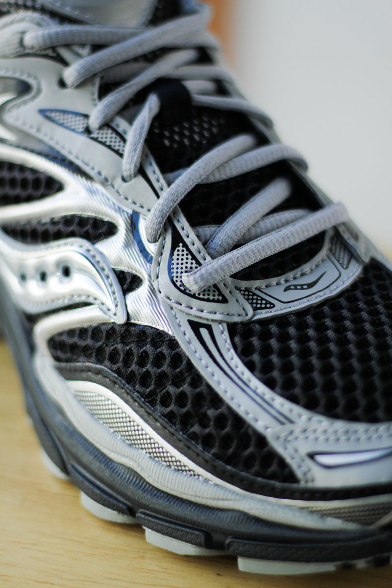 SAUCONY PROGRID OMNI 9 "SILVER/BLACK"