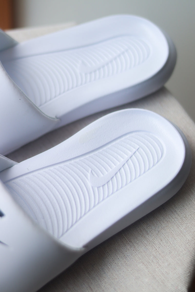 VICTORI ONE SLIDE "WHITE"