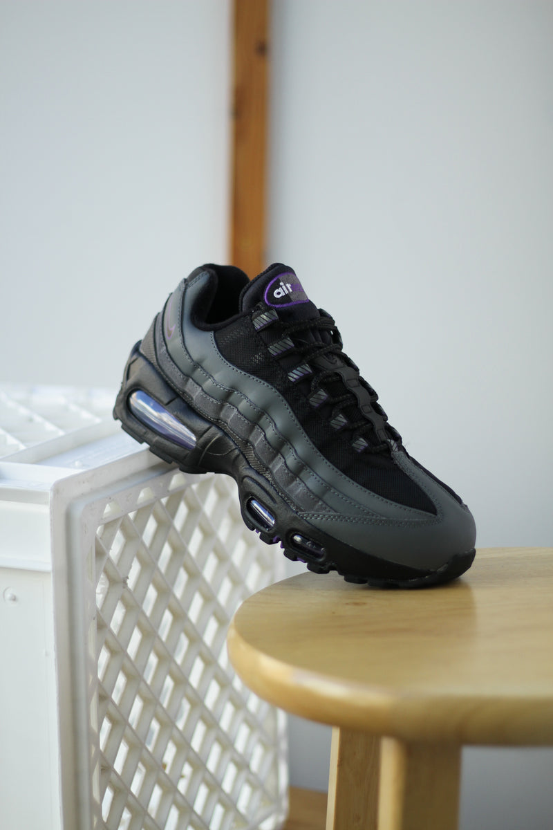 NIKE AIR MAX 95 BIG BUBBLE "IRON GREY/BLACK-WILD GRAPE-WHITE"