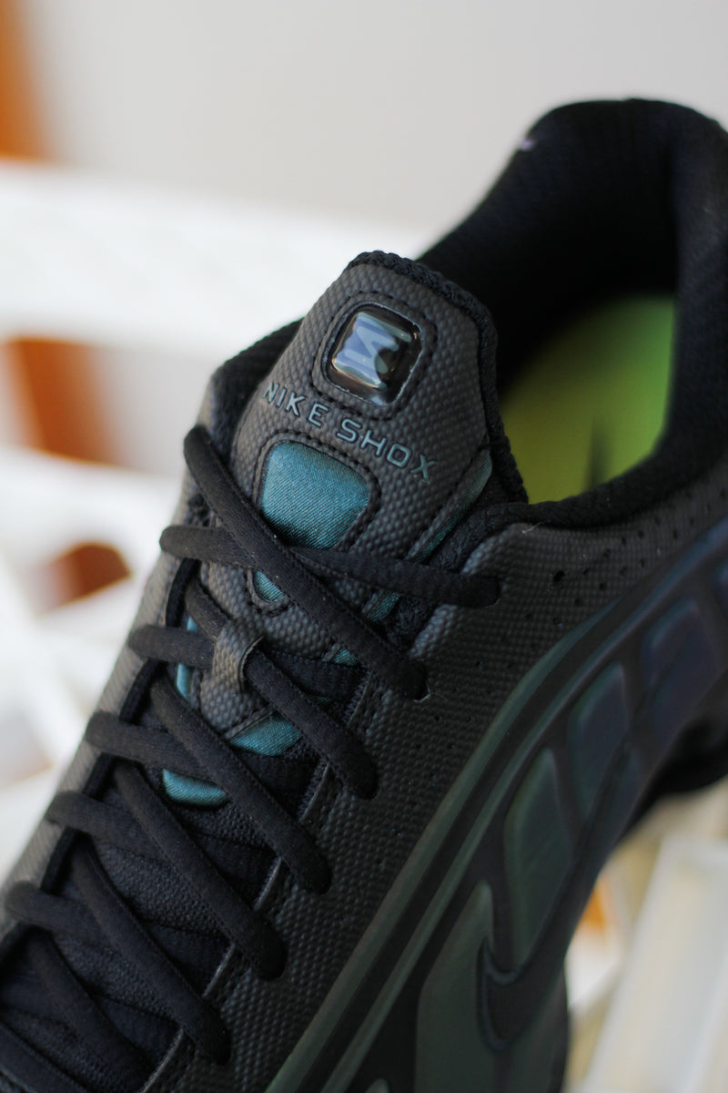 NIKE SHOX R4 SE "BLACK/BLACK-SEAWEED-LT LEMON TWIST"