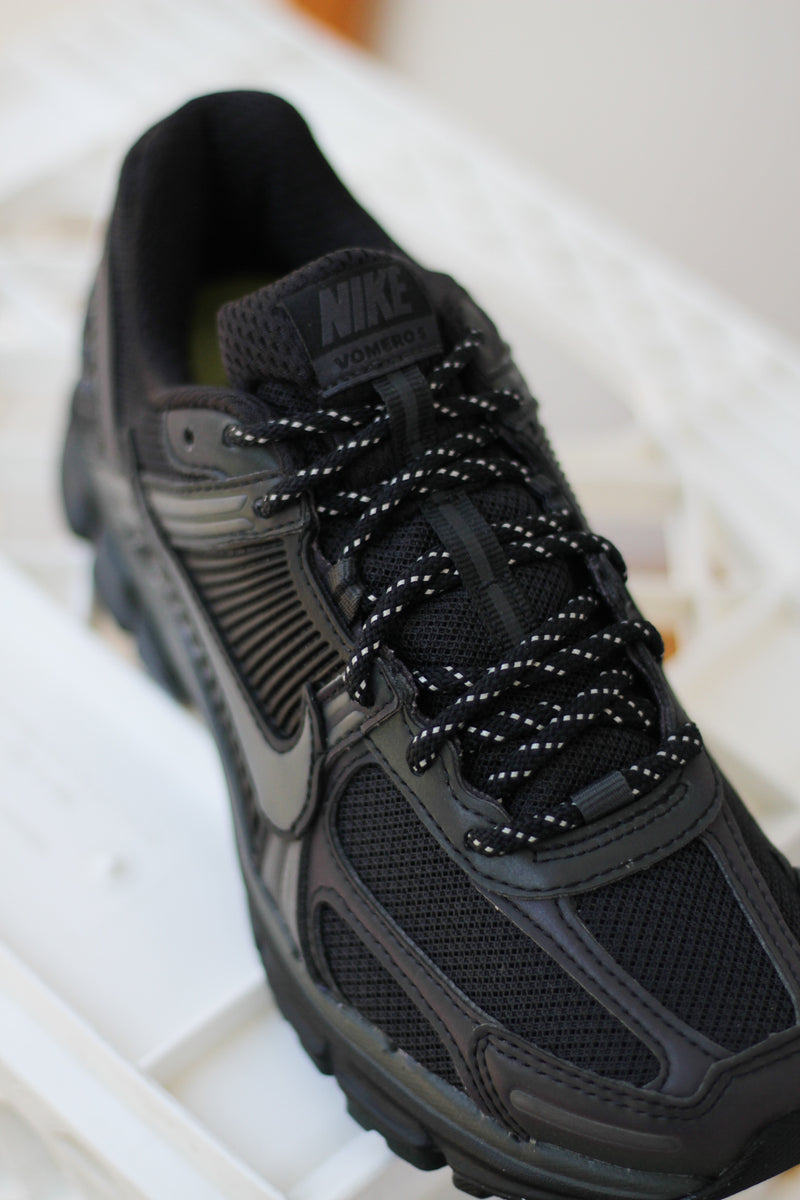 NIKE ZOOM VOMERO 5 SE "BLACK/BLACK-ANTHRACITE-LT LEMON TWIST"