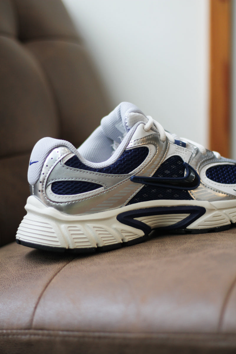 NIKE V5 RNR "BLUE VOID/BLACK-WOLF GREY-PLATINUM TINT"