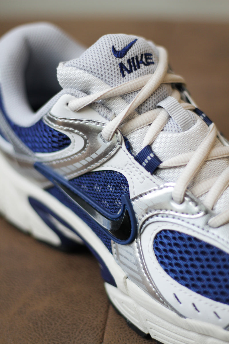 NIKE V5 RNR "BLUE VOID/BLACK-WOLF GREY-PLATINUM TINT"