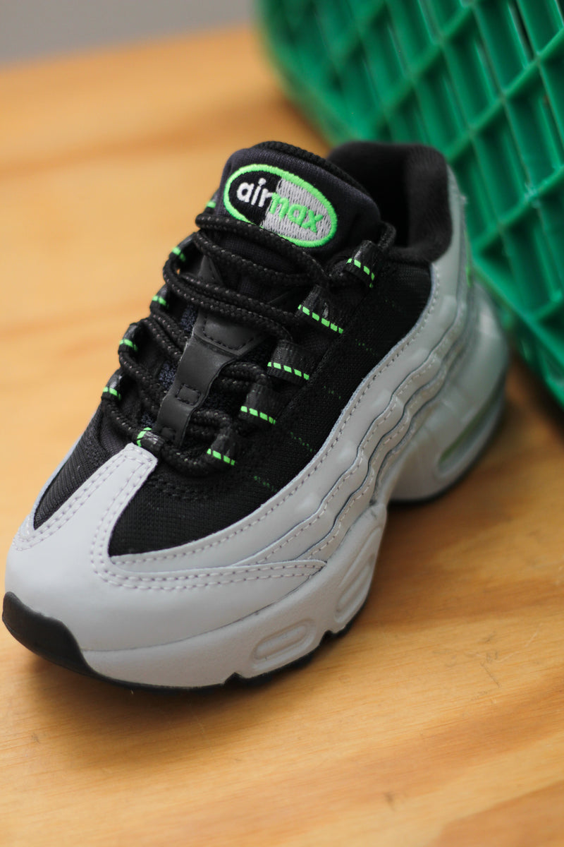 NIKE AIR MAX 95 RECRAFT (PS) "LT SMOKE GREY/BLACK-GREEN STRIKE-WHITE"