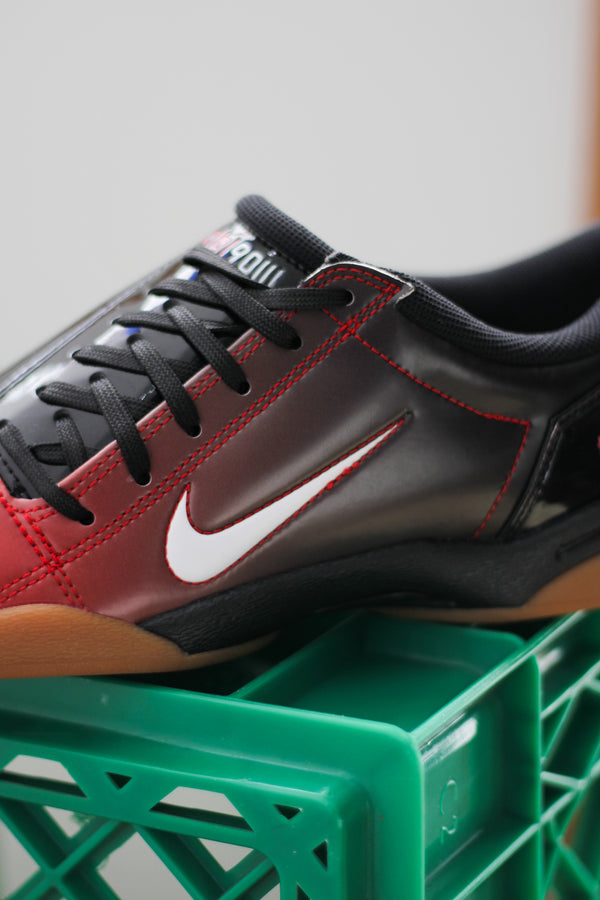NIKE TOTAL 90 "BLACK/WHITE-UNIVERSITY RED-GUM MED BROWN"