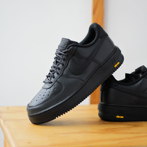 靴 NIKE AIR FORCE 1 GTX VIBRAM BLACK NIKE AIR FORCE 1 GTX VIBRAM 