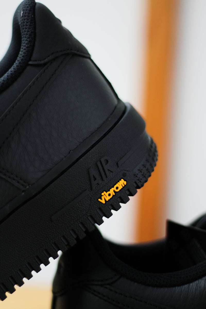 NIKE AIR FORCE 1 GTX VIBRAM "OFF NOIR/BLACK-SPEED YELLOW"