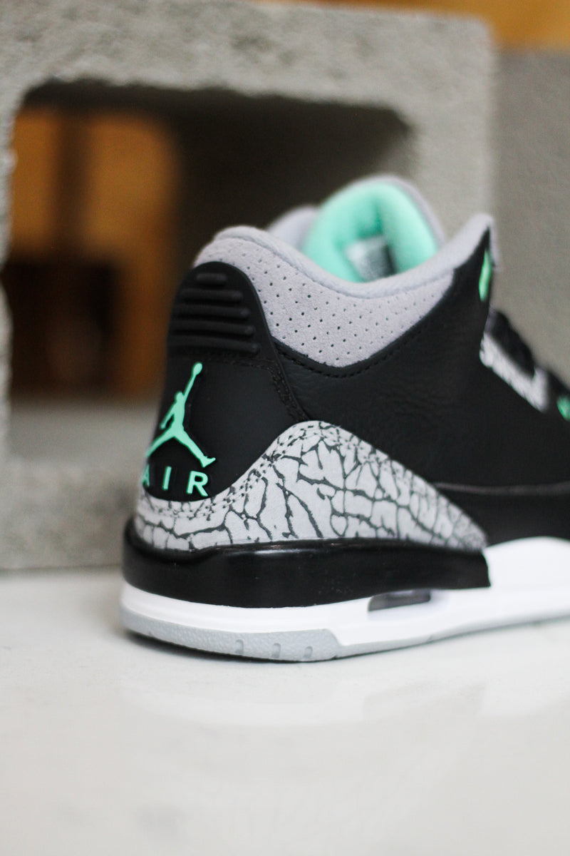 AIR JORDAN 3 RETRO (GS) "GREEN GLOW"