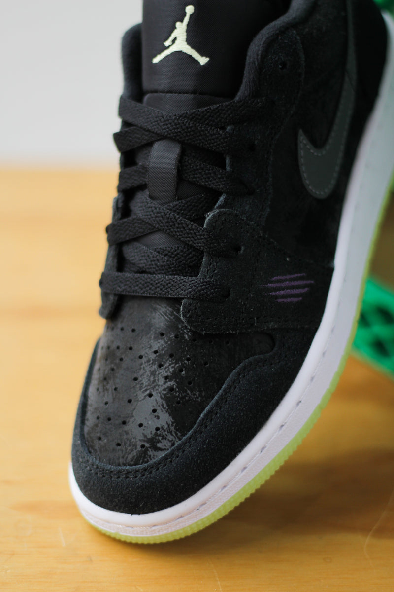 AIR JORDAN 1 LOW (GS) "BLACK/IRON GREY-BARELY VOLT-DARK RAISIN"