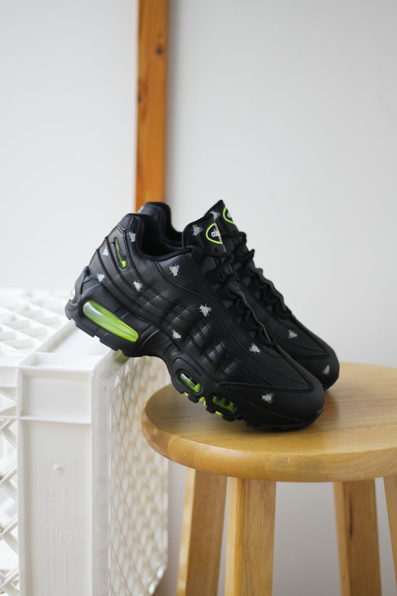 NIKE AIR MAX 95 PREMIUM "BLACK/NEON YELLOW-BLACK-MTLC DARK GREY"