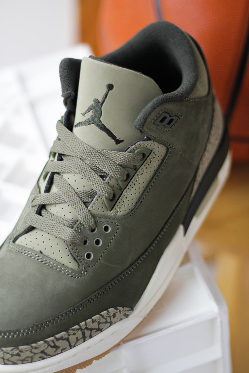 AIR JORDAN 3 RETRO "MEDIUM OLIVE/SEQUOIA-NEUTRAL OLIVE-SAIL"