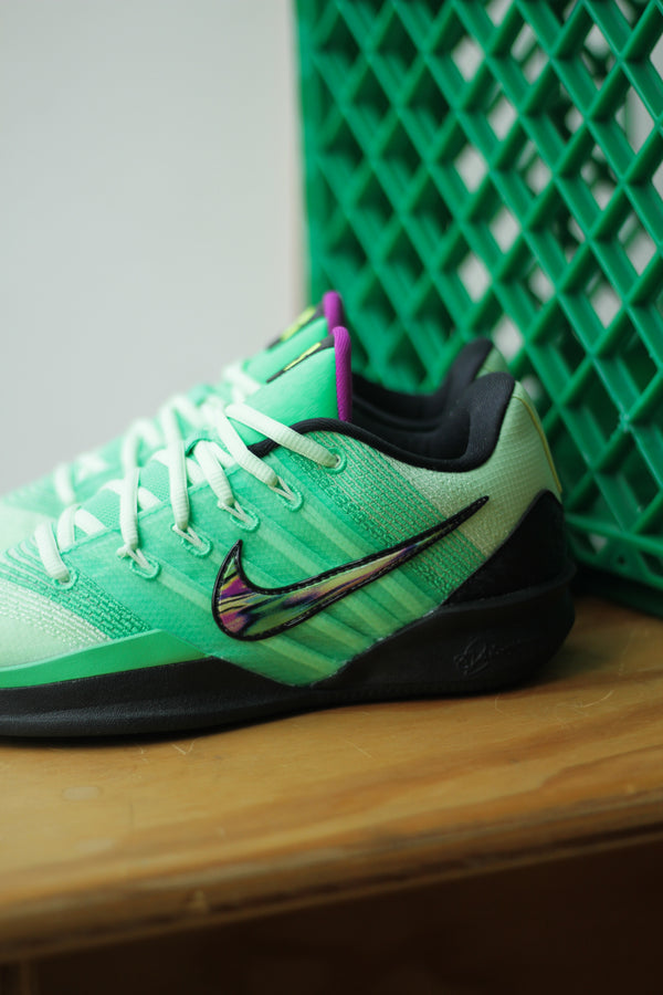 W NIKE SABRINA 3 "GREEN SHOCK/BLACK-VAPOR GREEN"