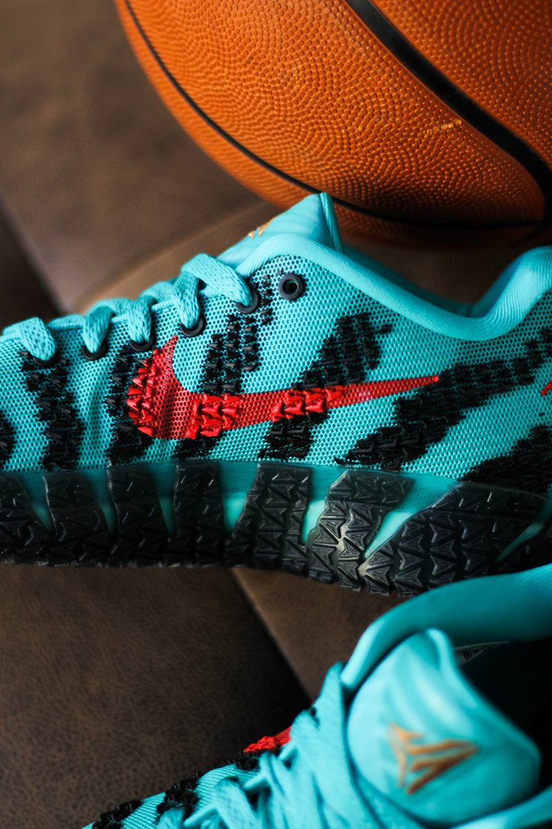 NIKE JA 3 "TURBO GREEN/UNIVERSITY RED-BLACK-WHITE"