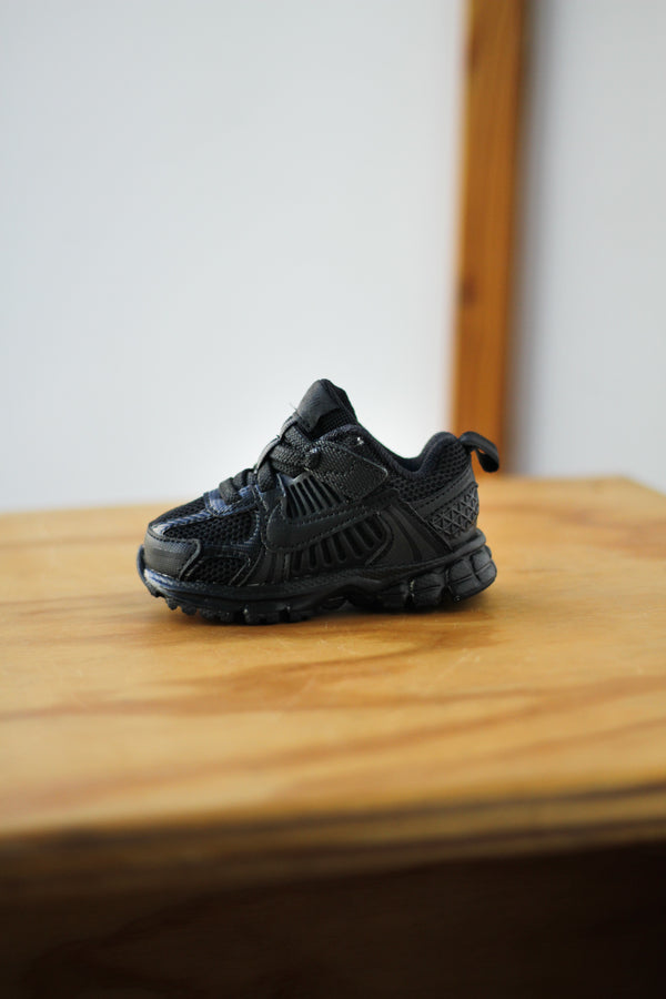 NIKE VOMERO 5 (TD) "BLACK/BLACK"