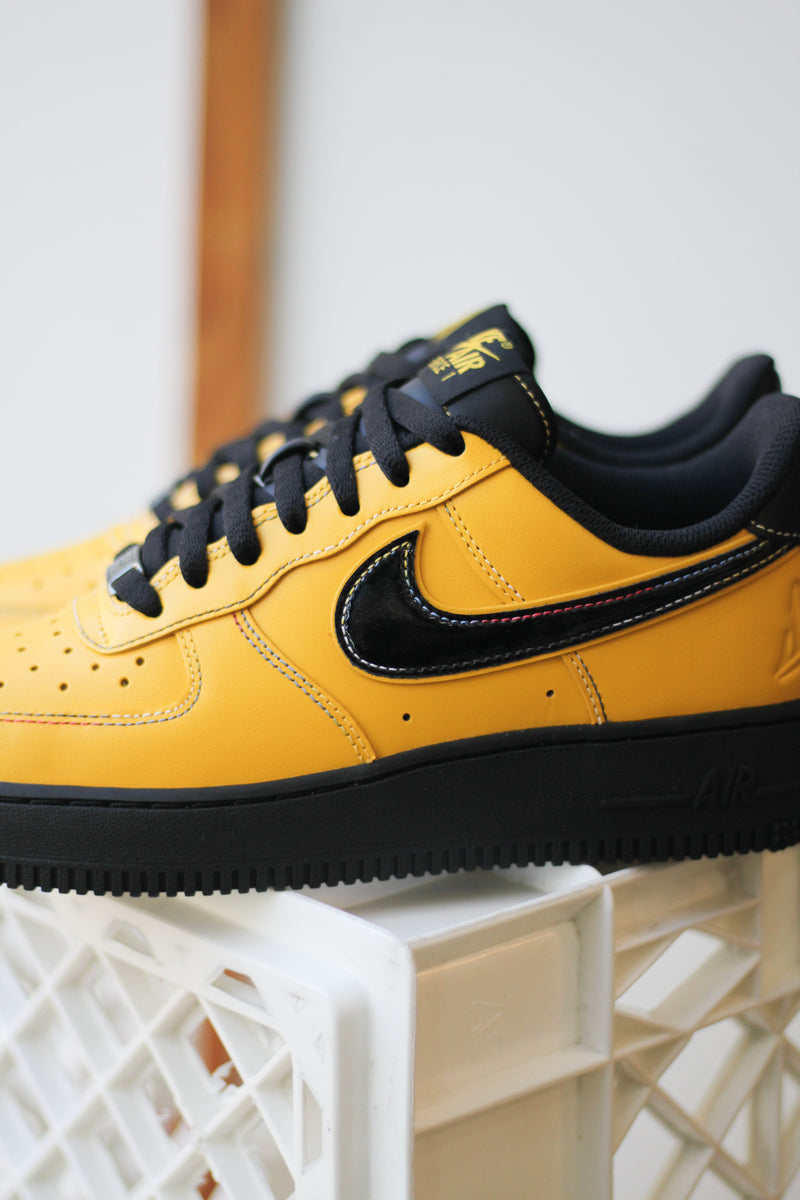 NIKE AIR FORCE 1 '07 JA "SUNDIAL/BLACK-COBALT BLISS"