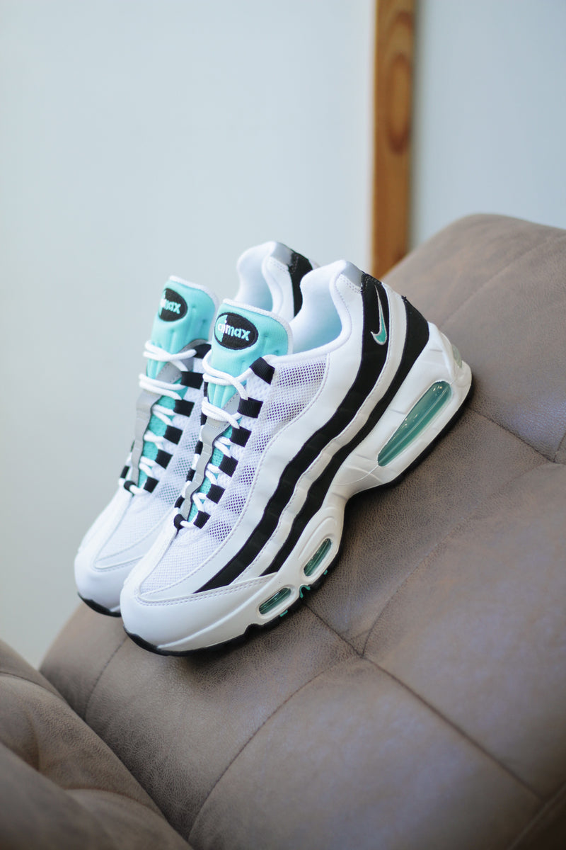 NIKE AIR MAX 95 OG "WHITE/HYPER JADE-BLACK-METALLIC SILVER"