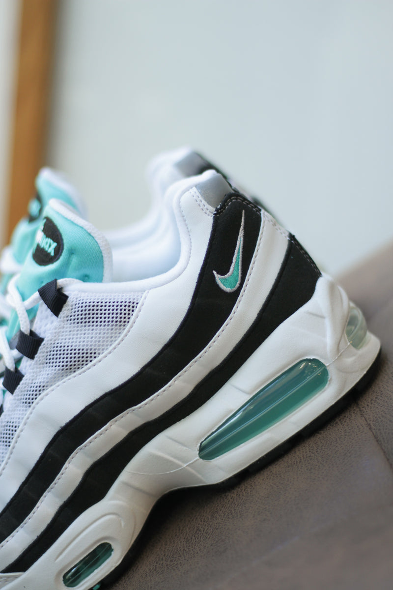 NIKE AIR MAX 95 OG "WHITE/HYPER JADE-BLACK-METALLIC SILVER"