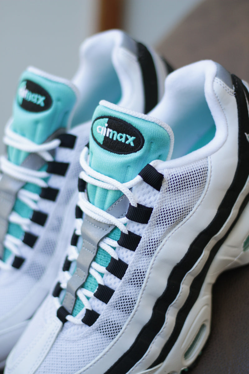 NIKE AIR MAX 95 OG "WHITE/HYPER JADE-BLACK-METALLIC SILVER"
