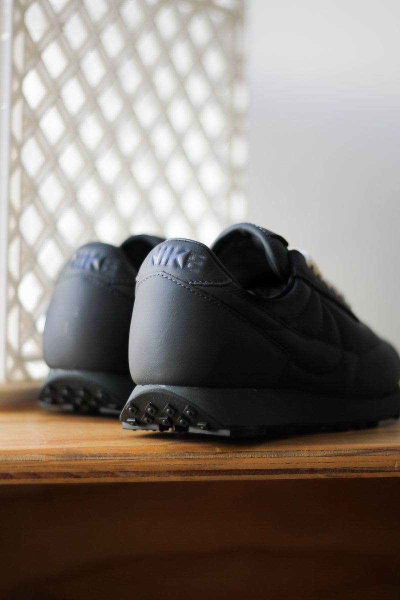 NIKE DBREAK SP "MOON PARTICLE/MOON PARTICLE-BLACK"