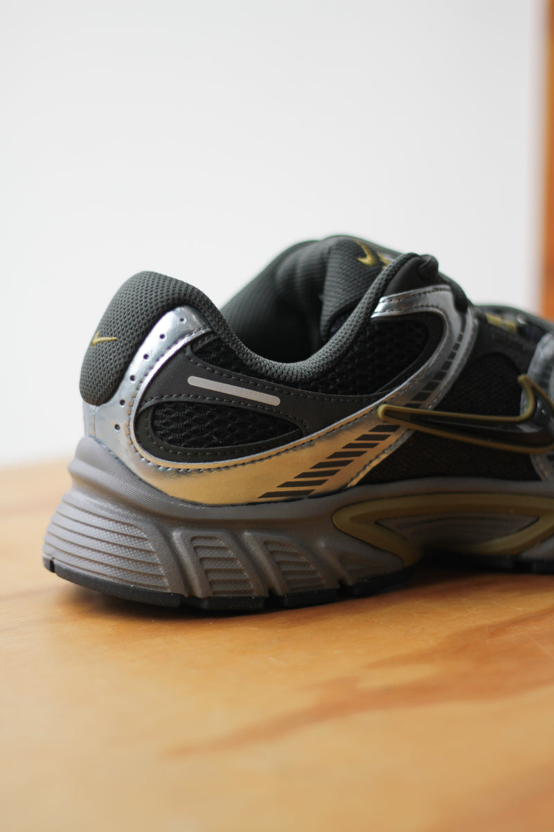 NIKE V5 RNR "OLIVE FLAK/BLACK-SEQUOIA-SMOKE GREY"