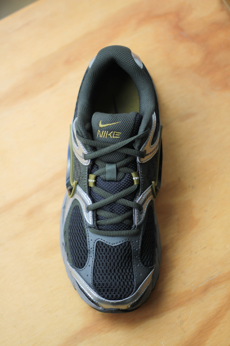 NIKE V5 RNR "OLIVE FLAK/BLACK-SEQUOIA-SMOKE GREY"