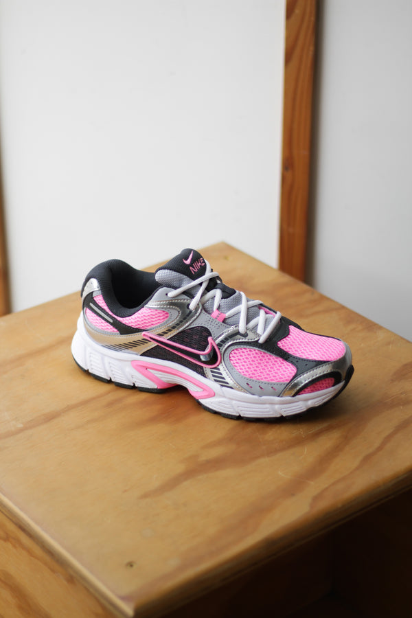 W NIKE V5 RNR "PINK SPELL/BLACK-ANTHRACITE-WOLF GREY"