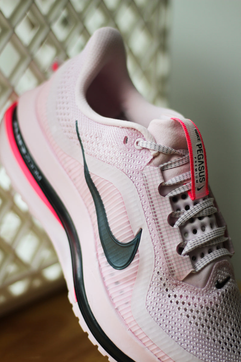 NIKE PEGASUS PREMIUM "PINK FOAM/OFF NOIR-BLACK-HYPER PINK"