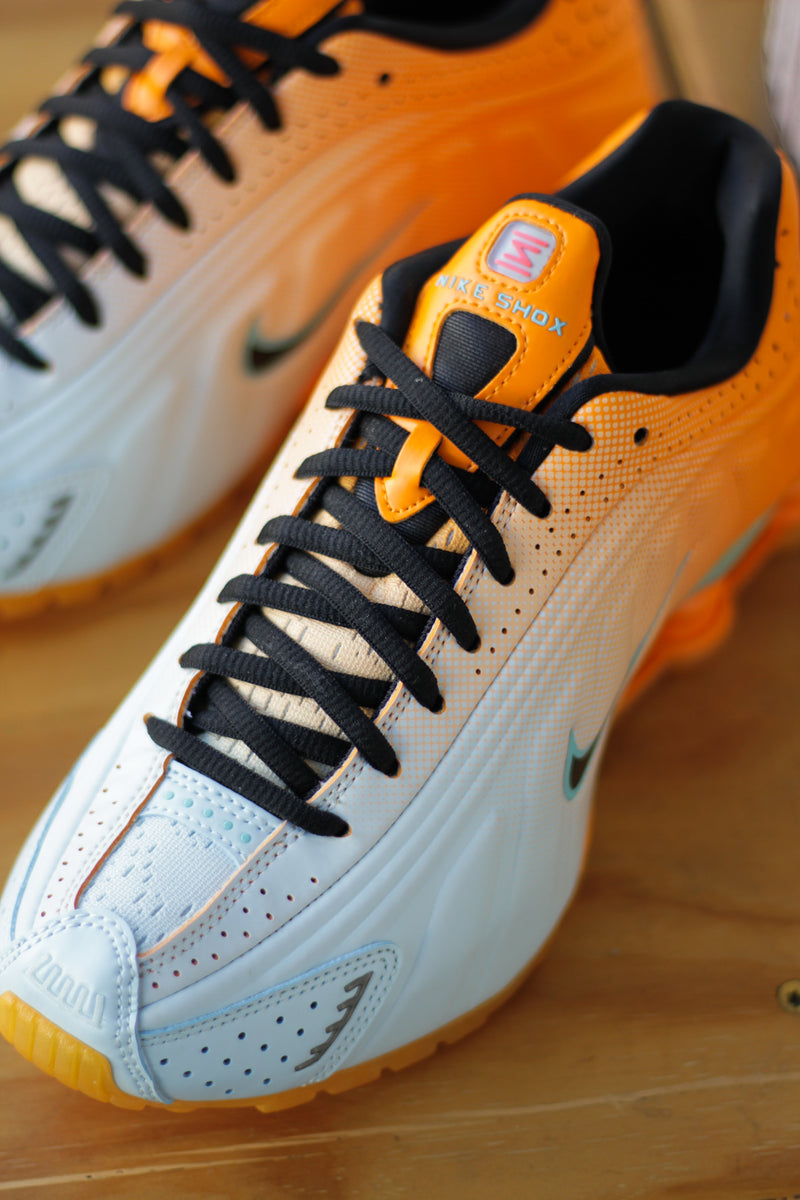 W NIKE SHOX R4 "VIVID ORANGE/BLACK-GLACIER BLUE"