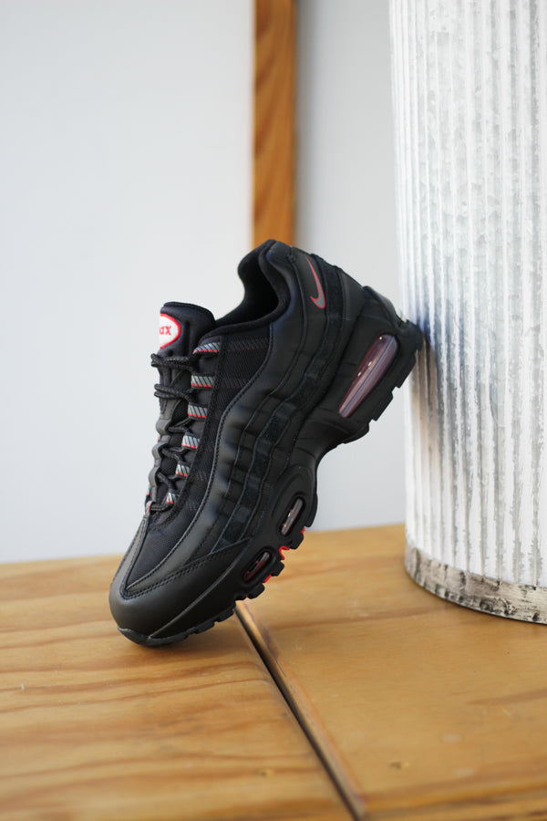 NIKE AIR MAX 95 BIG BUBBLE "BLACK/SMOKE GREY-UNIVERSITY RED-WHITE"