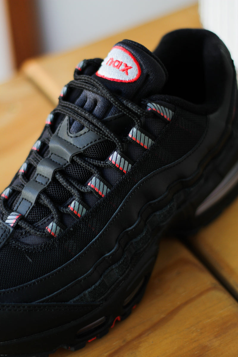NIKE AIR MAX 95 BIG BUBBLE "BLACK/SMOKE GREY-UNIVERSITY RED-WHITE"
